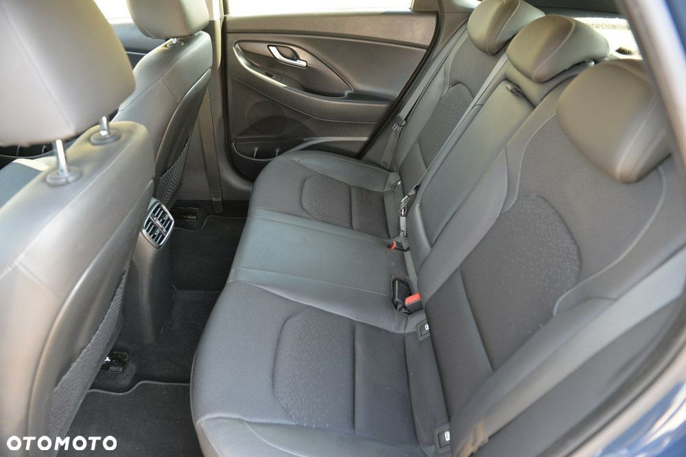 Hyundai i30 1.4 T-GDI DCT Premium - 10