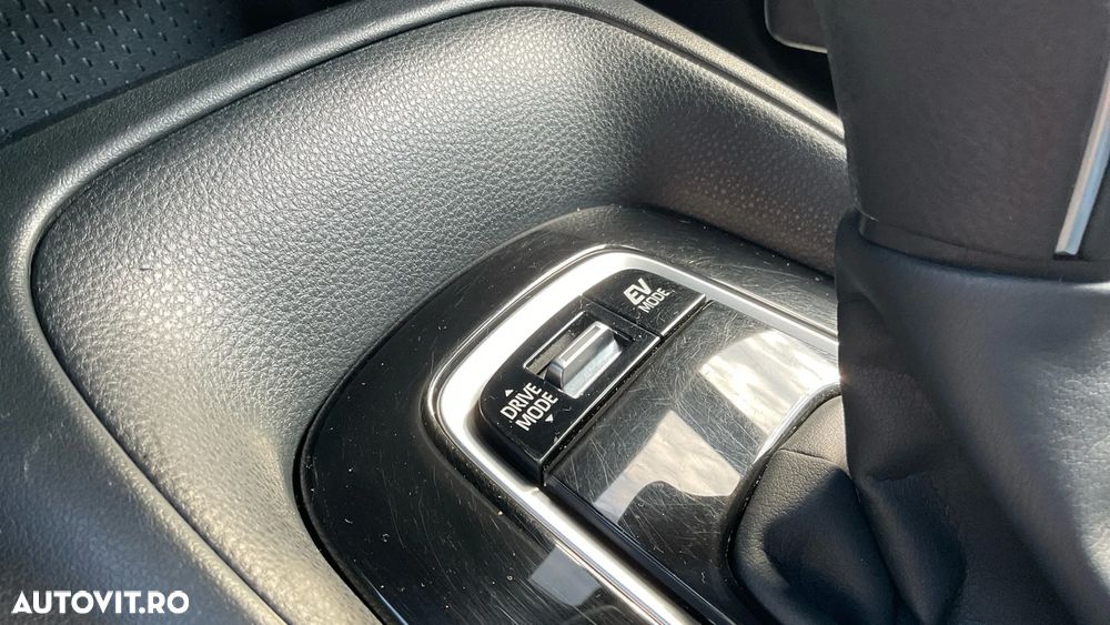 Toyota Corolla Sedan 1.8 HSD Business - 21