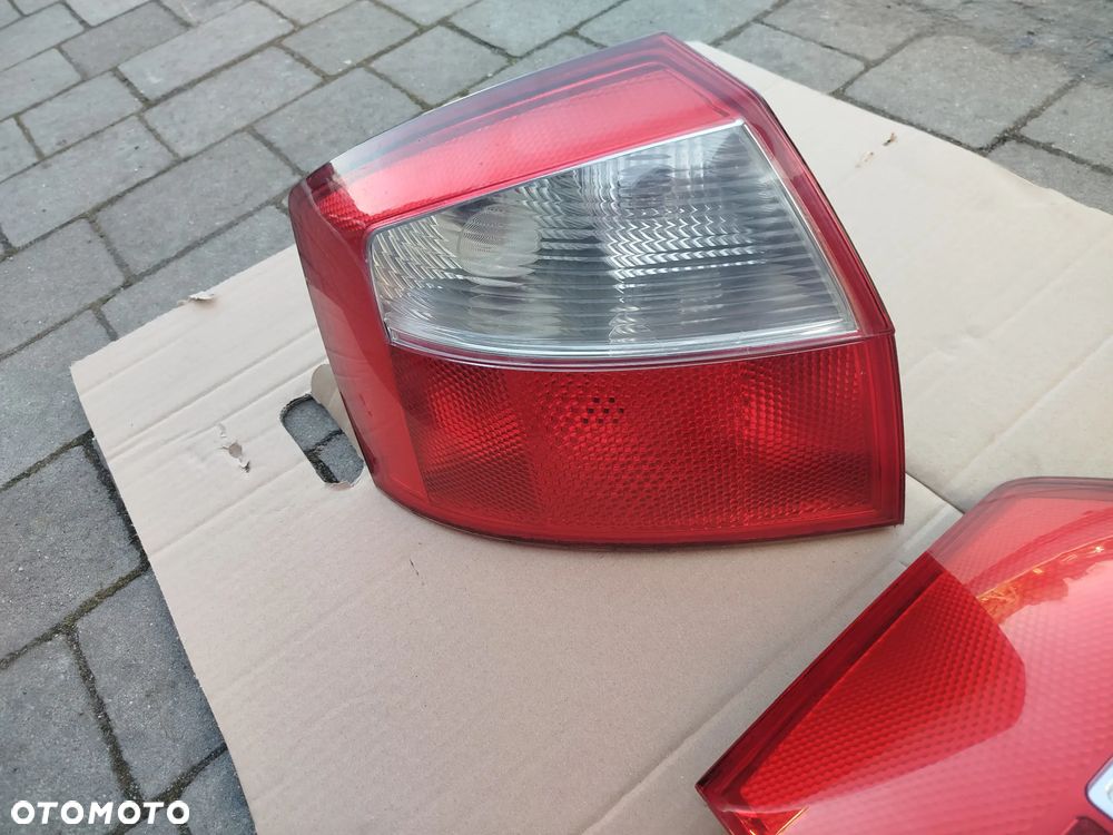 Audi A4 B6  sedan lampa tylna lewa - 1