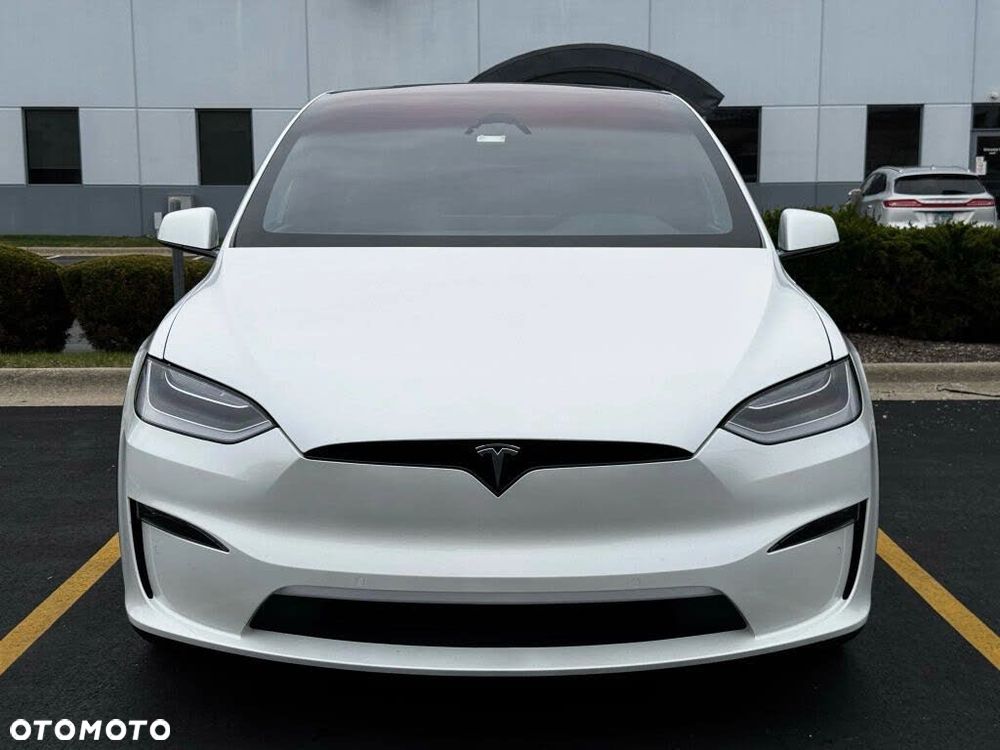 Tesla Model X - 4