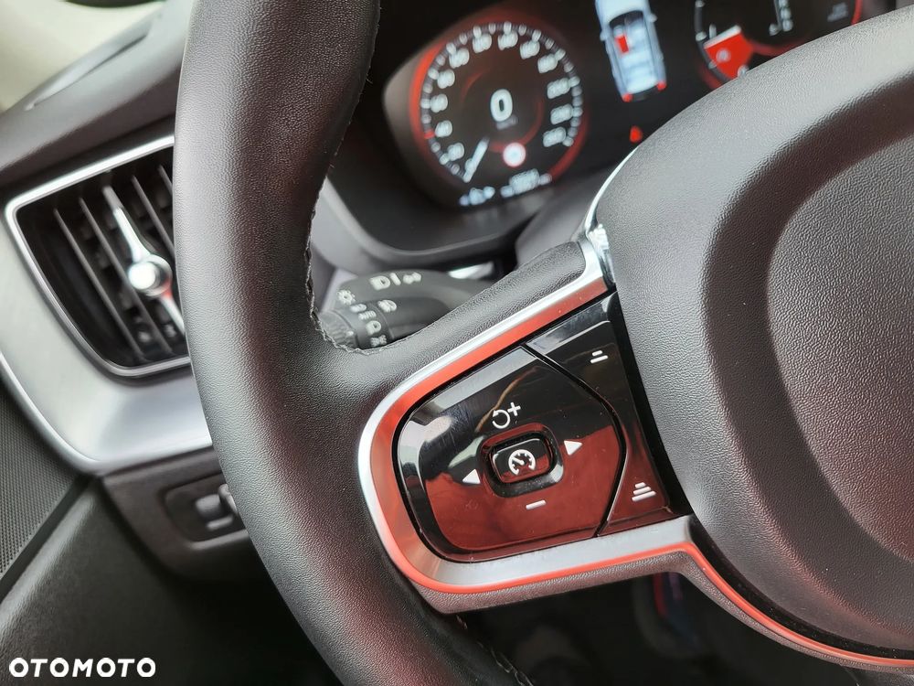 Volvo XC 60 - 30