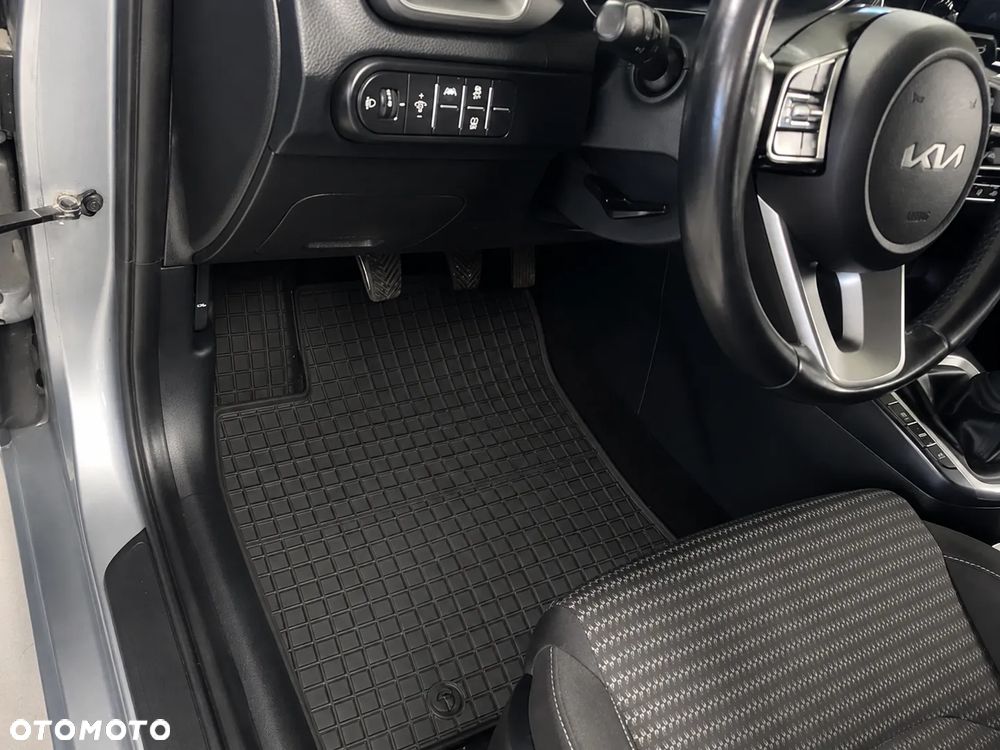 Kia Ceed 1.5 T-GDI M - 14
