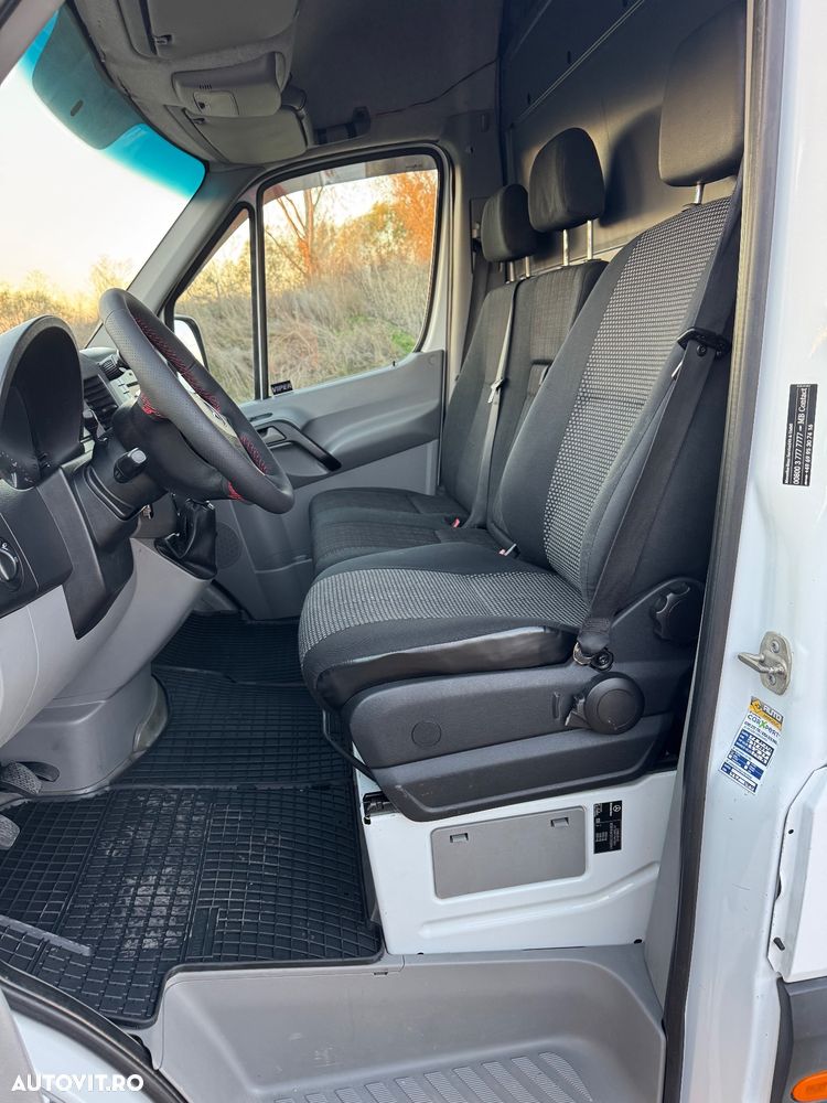 Mercedes-Benz Sprinter - 16