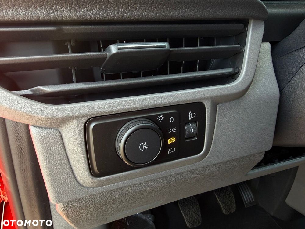 Volkswagen Caravelle - 18