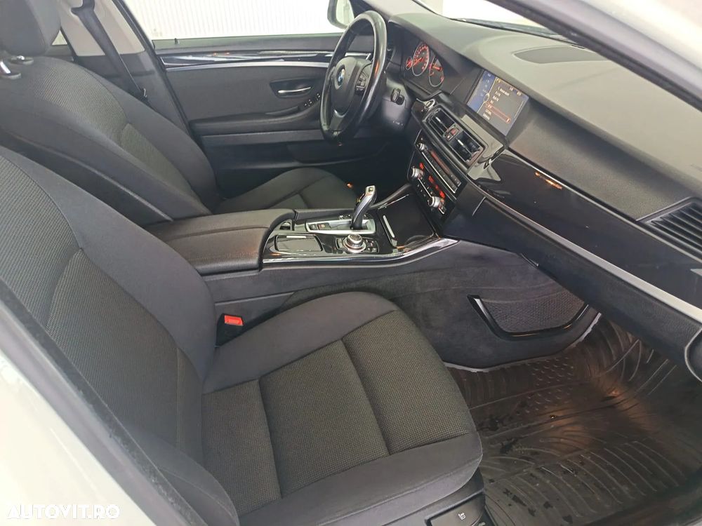 BMW Seria 5 520d - 22