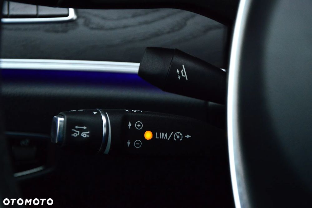 Mercedes-Benz Klasa E 220 d 9G-TRONIC - 35