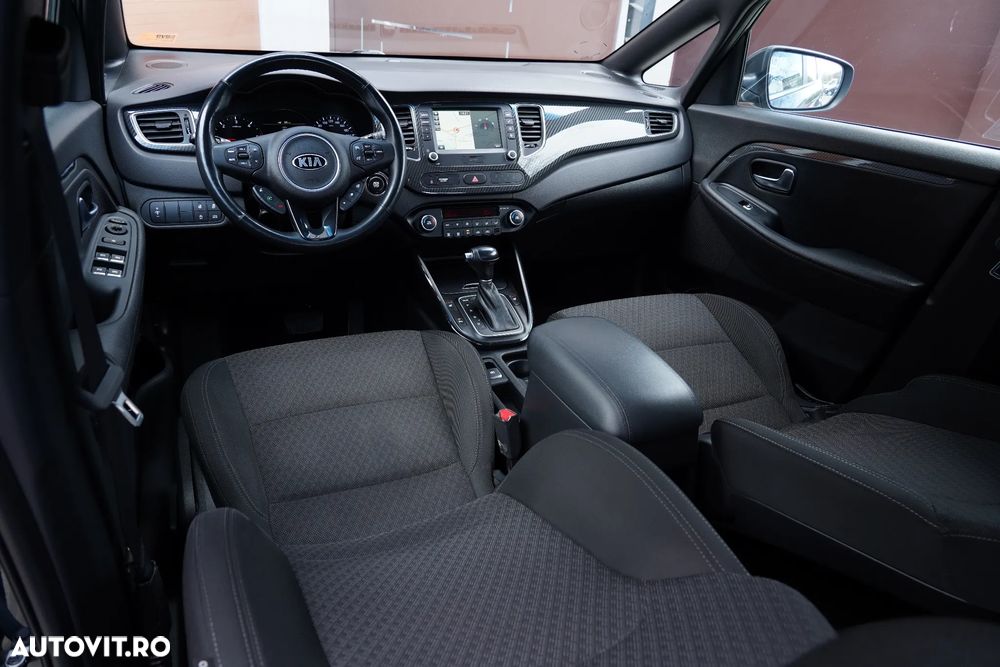 Kia Carens 1.7 CRDi 141 Aut. Dream Team Edition - 6