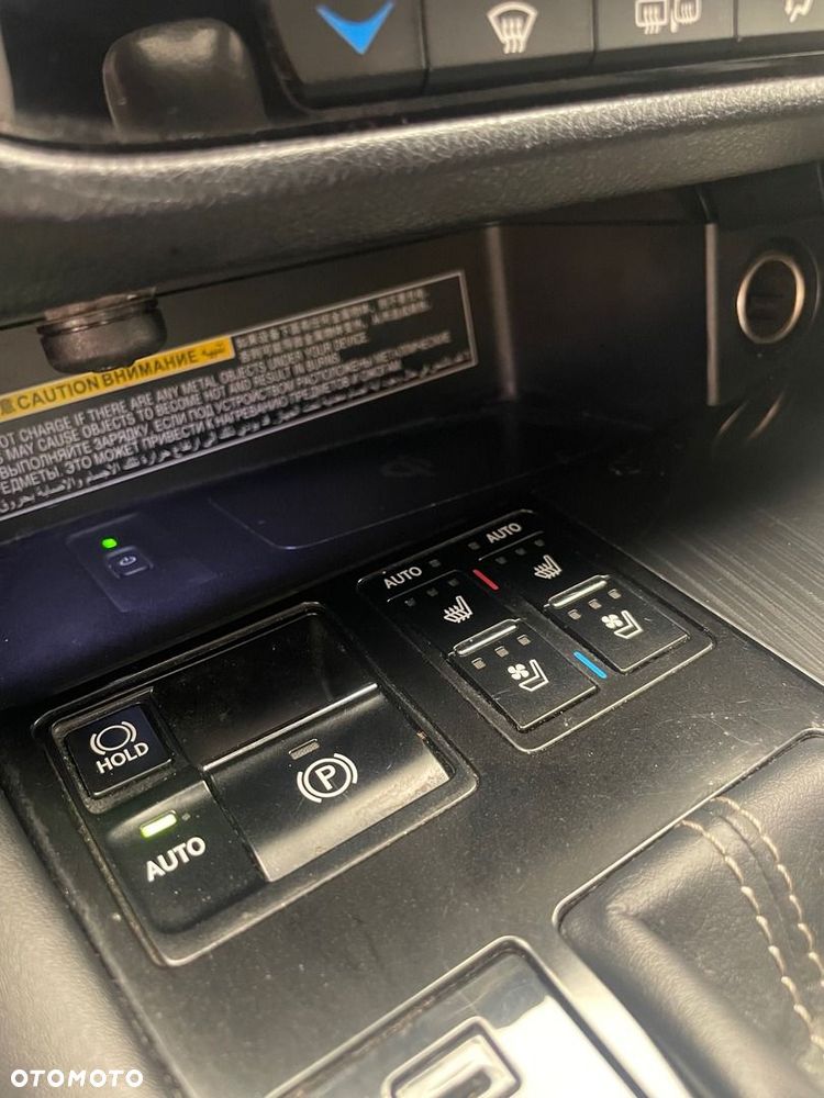 Lexus RX - 16