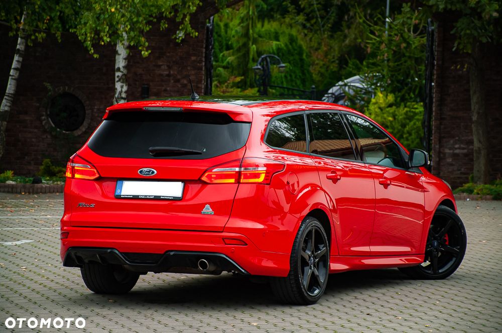 Ford Focus SW 1.5 EcoBoost S&S ST-LINE - 12