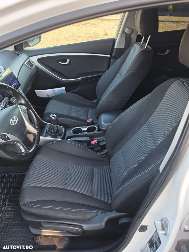 Hyundai i30 i30cw 1.6 Fifa World Cup Edition - 17