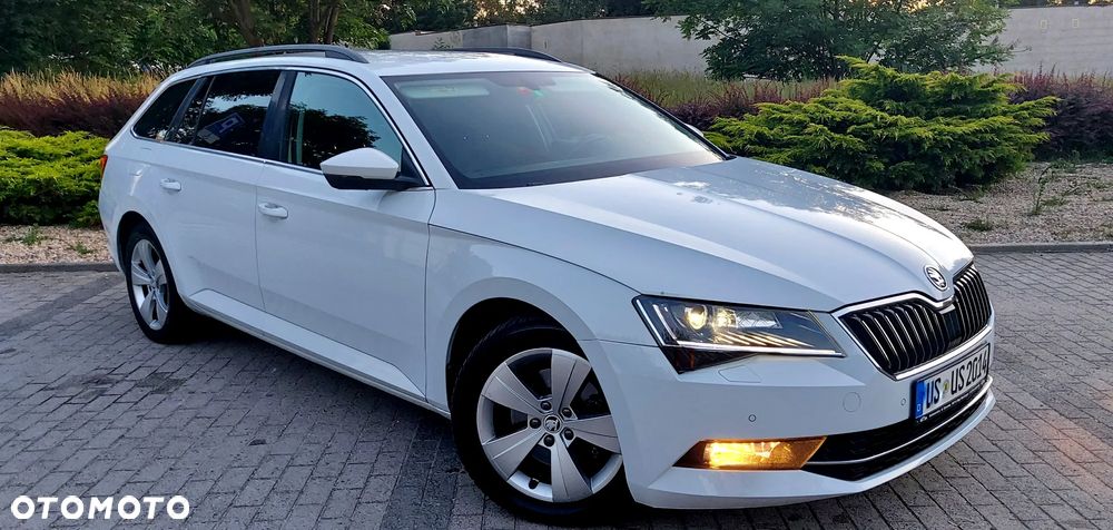 Skoda Superb 2.0 TDI Premium Edition - 9