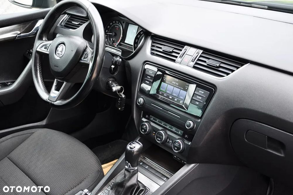 Skoda Octavia Combi 2.0 TDI 4x4 DSG Scout - 28