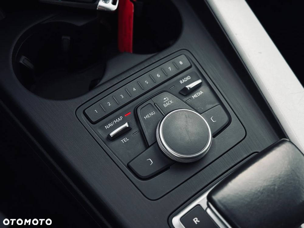 Audi A4 Avant 2.0 TDI S tronic - 31