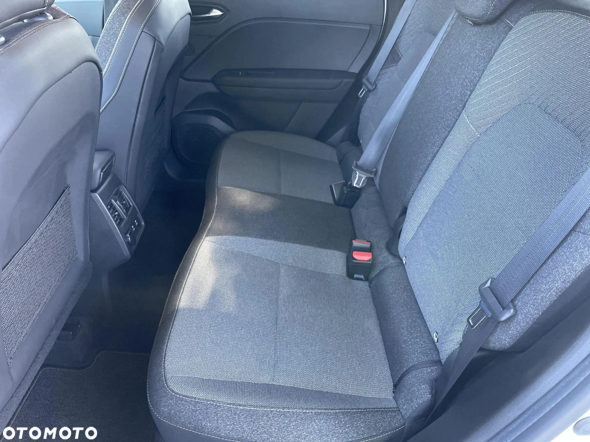 Renault Captur 1.0 TCe Techno - 16