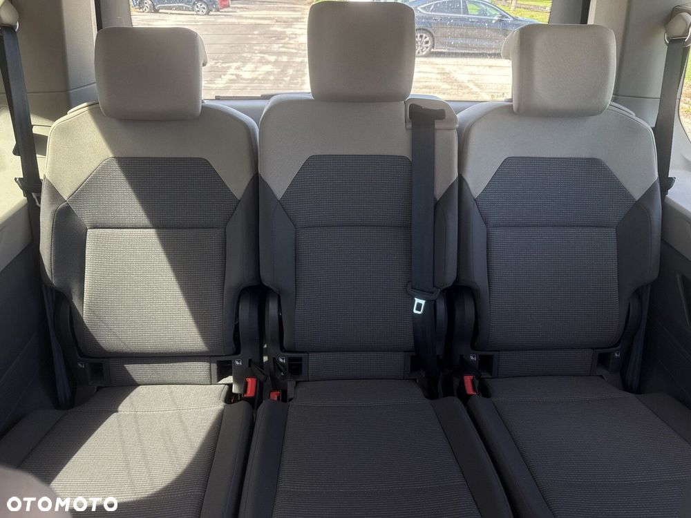 Volkswagen Multivan - 31