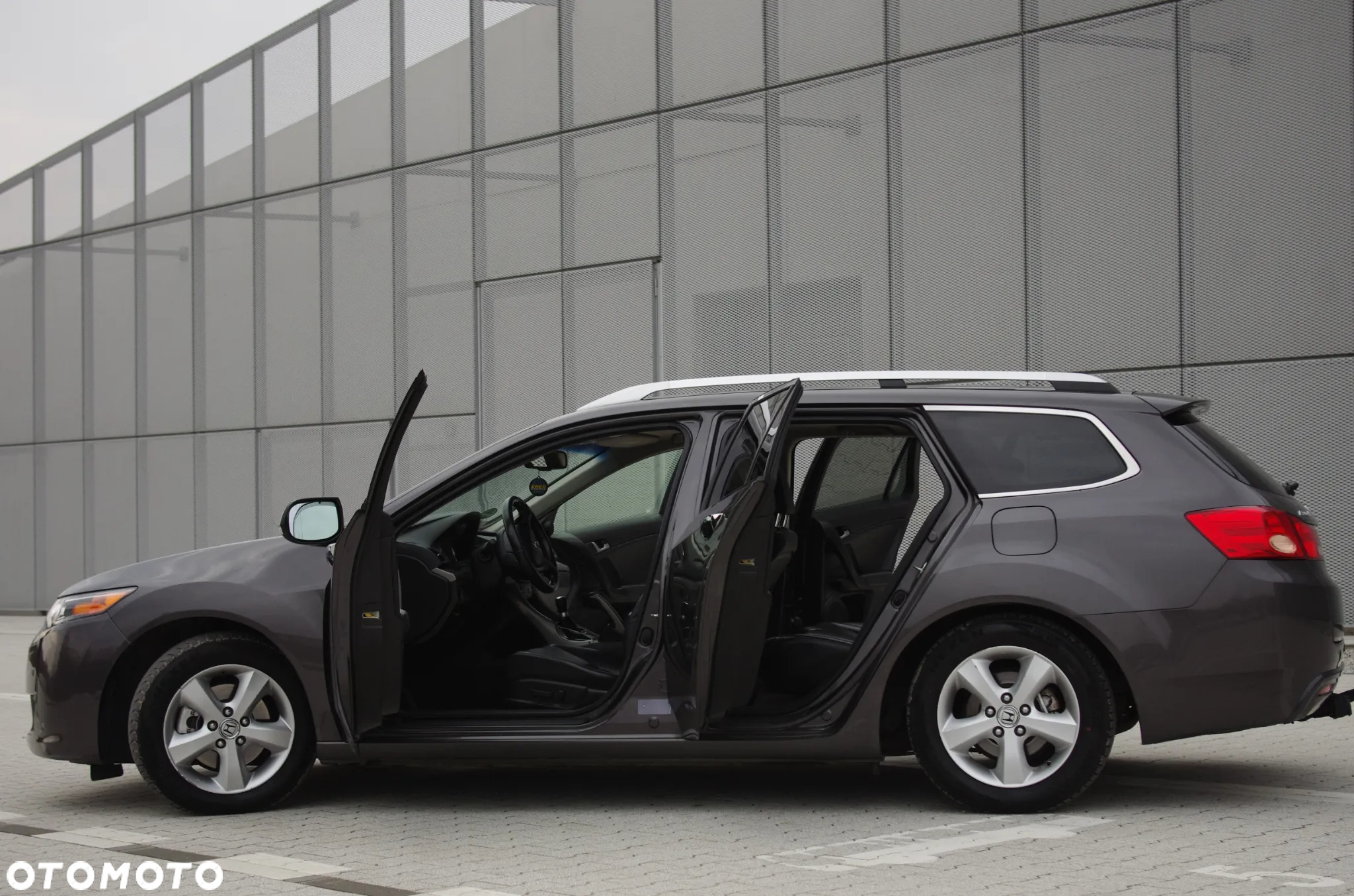 Honda Accord 2.0 Executive - 16