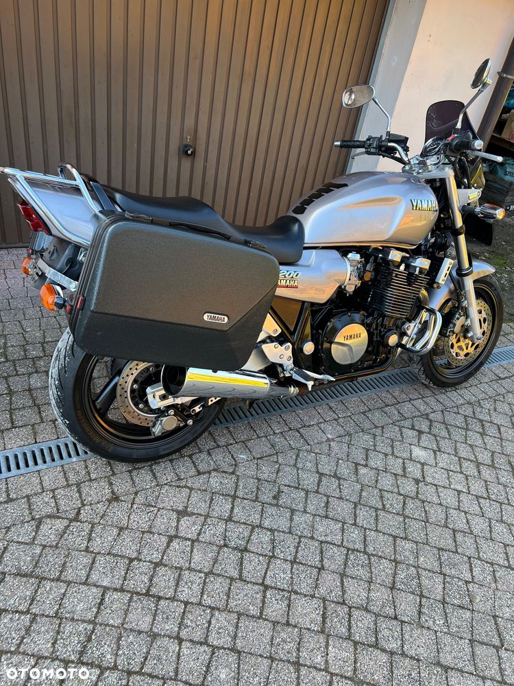 Yamaha XJR - 3