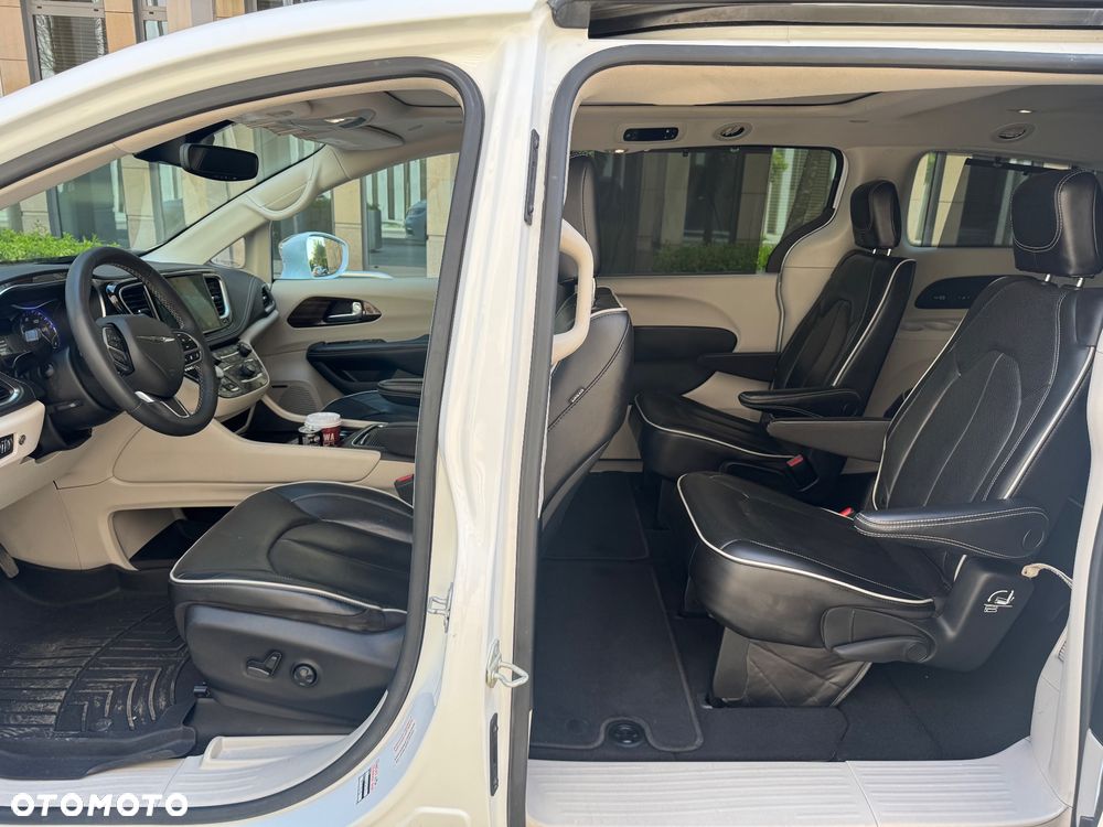 Chrysler Pacifica - 20