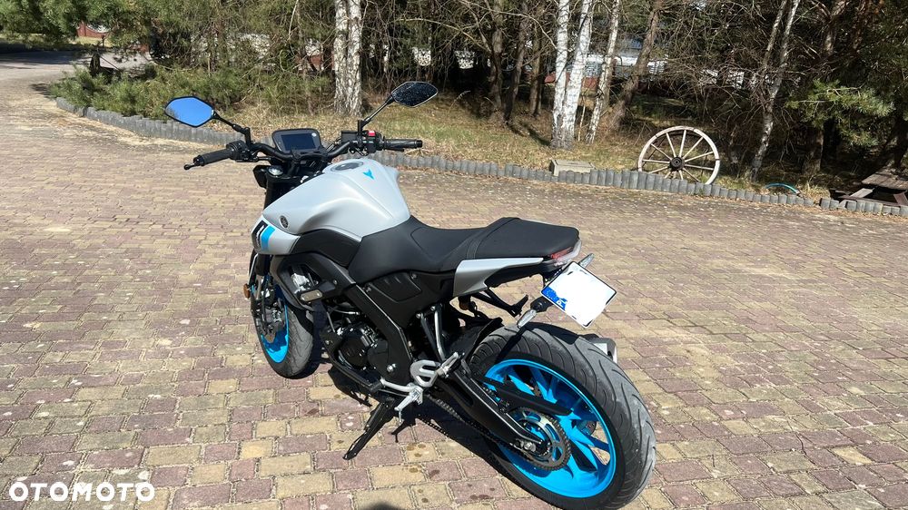 Yamaha MT - 9