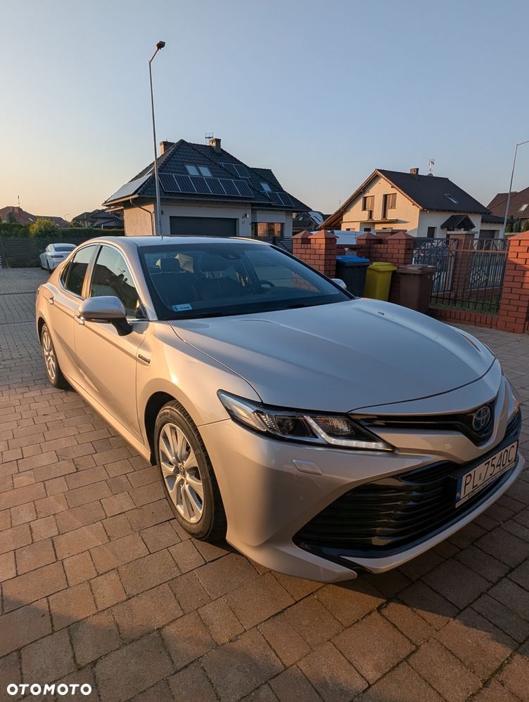Toyota Camry 2.5 Hybrid Comfort CVT - 2
