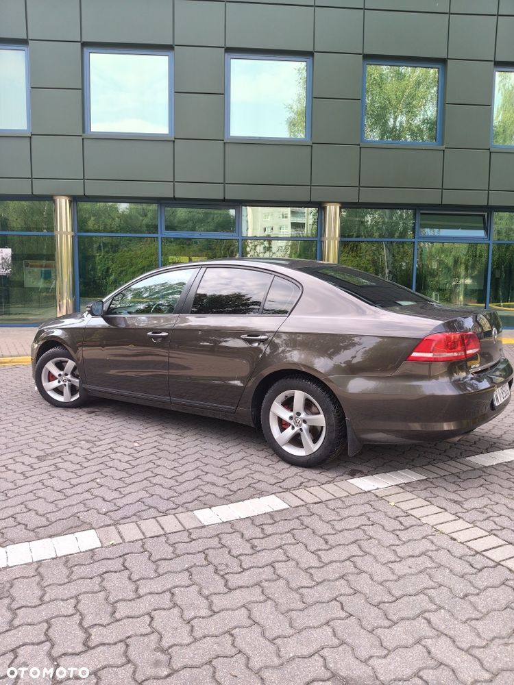 Volkswagen Passat - 2