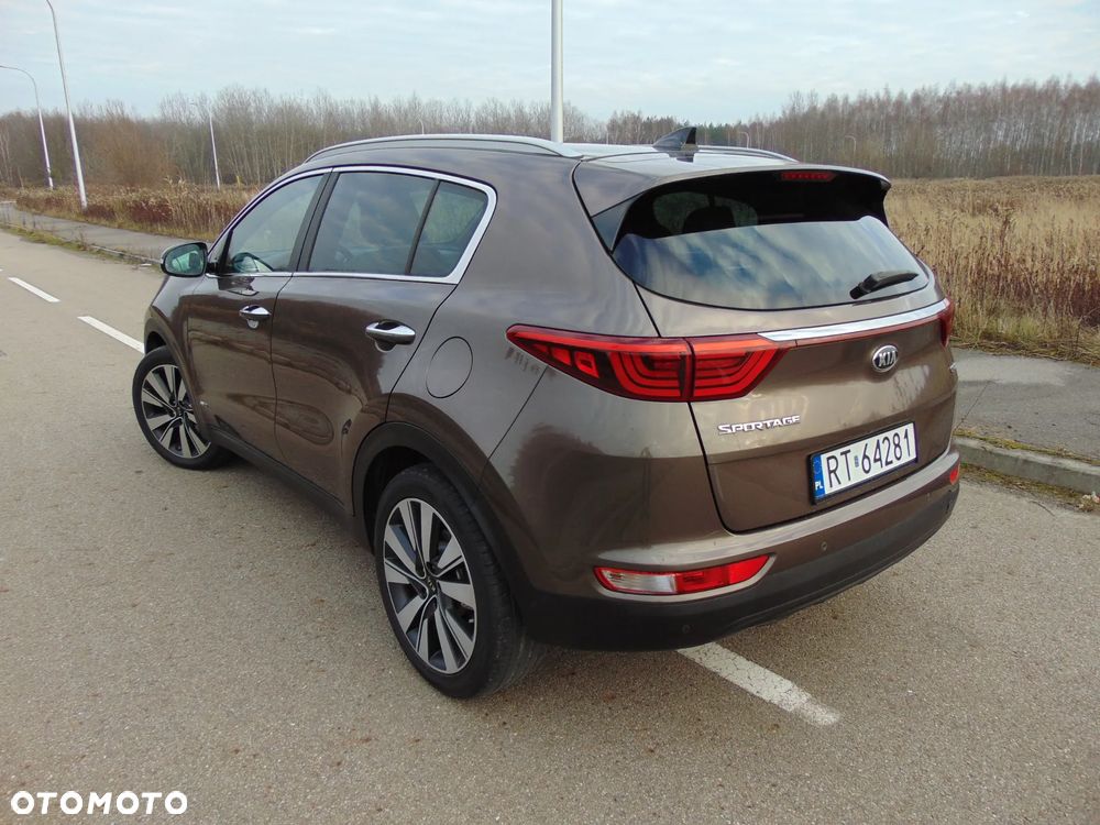 Kia Sportage 2,0 CRDI AWD Platinum - 35