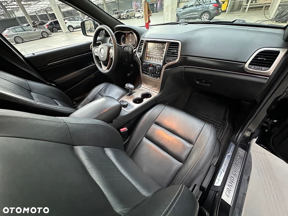 Jeep Grand Cherokee - 17