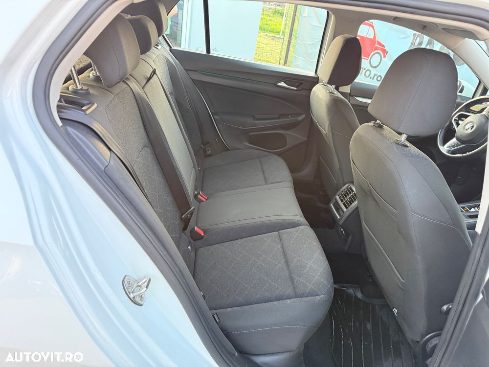 Volkswagen Golf 1.5 eTSI ACT DSG MHEV Style - 7