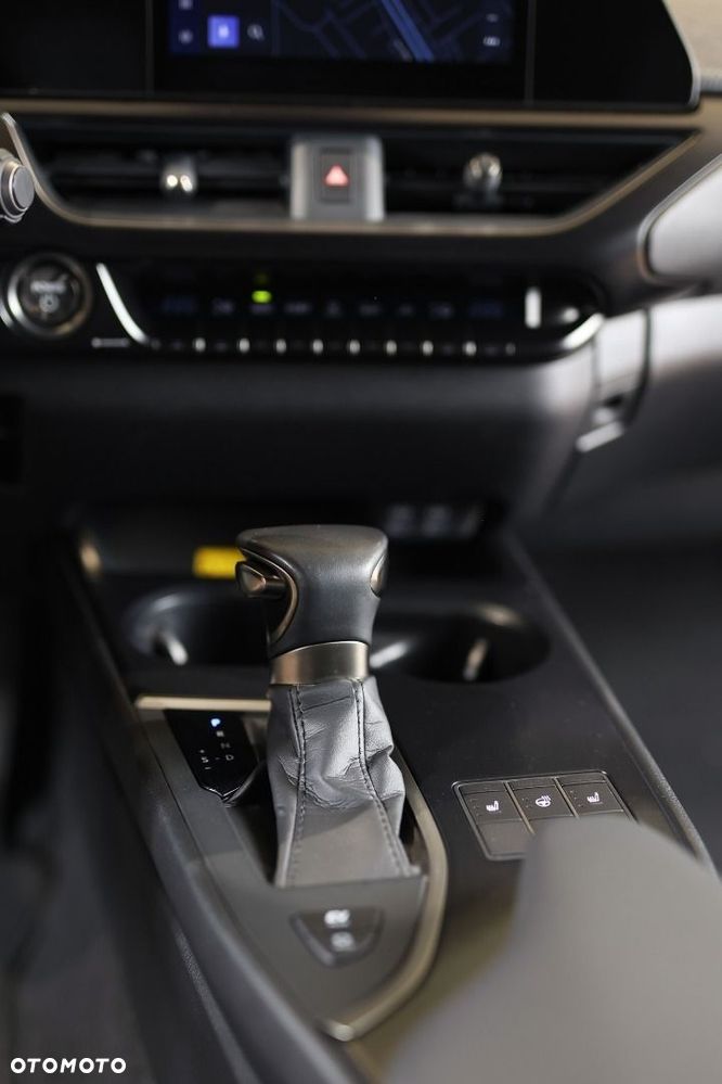 Lexus UX - 28