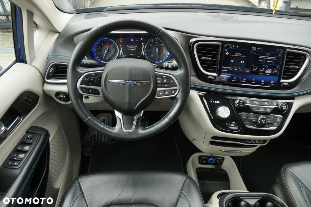 Chrysler Pacifica - 11