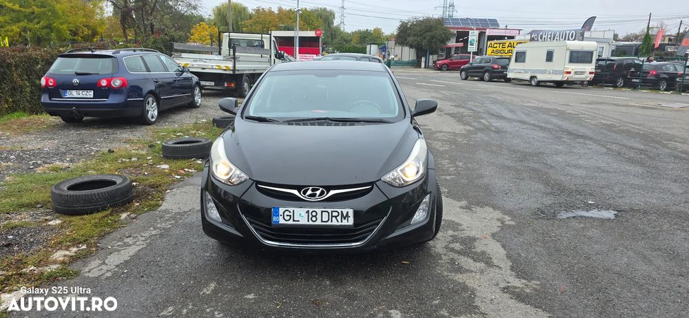 Hyundai Elantra - 18