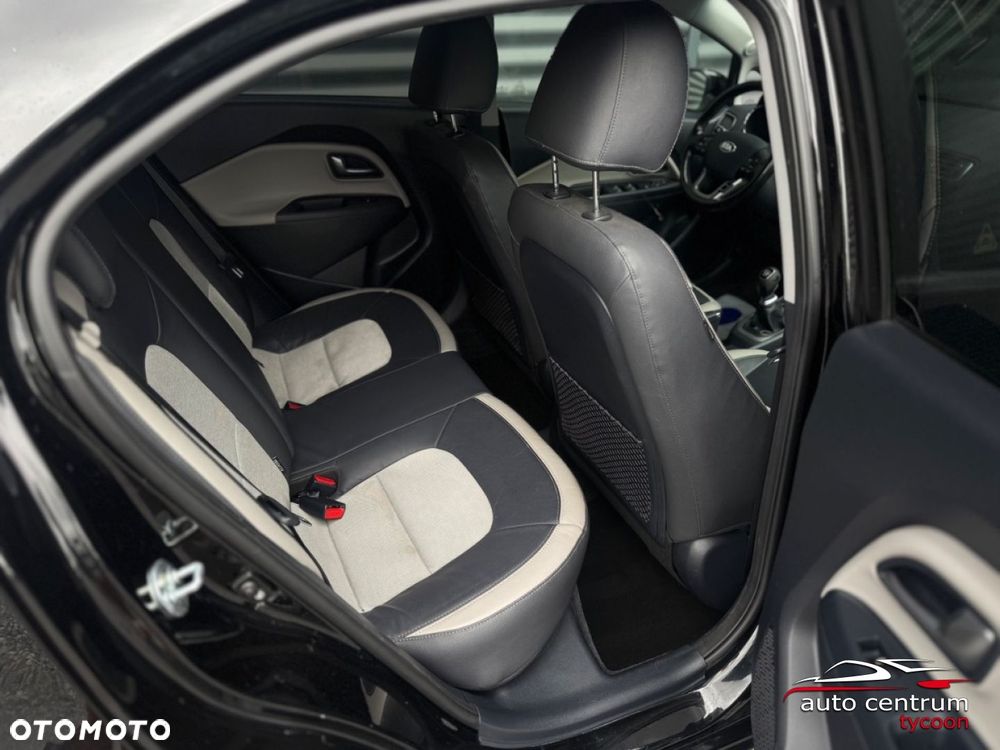 Kia Rio - 31