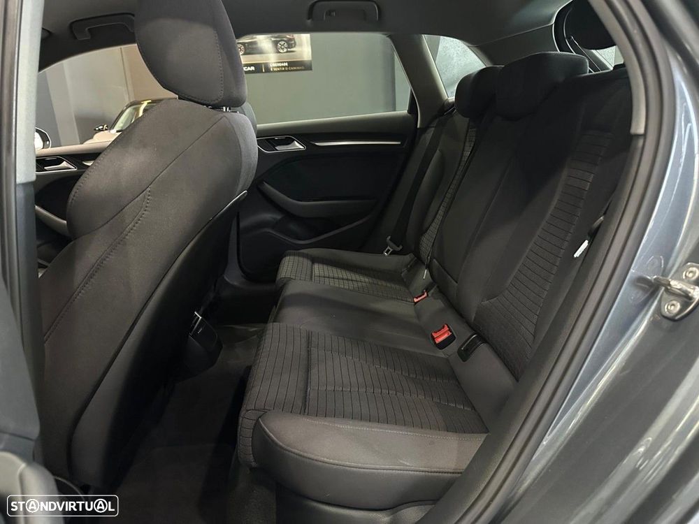 Audi A3 Sportback 1.4 TFSi Sport S tronic - 19