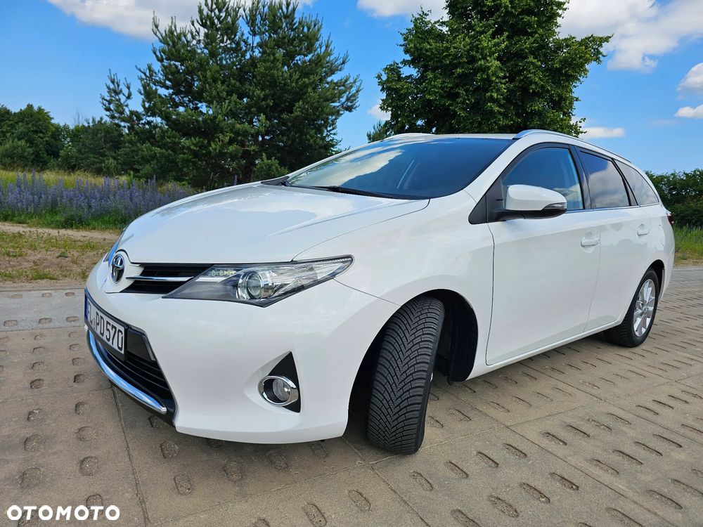 Toyota Auris 1.6 Executive - 6