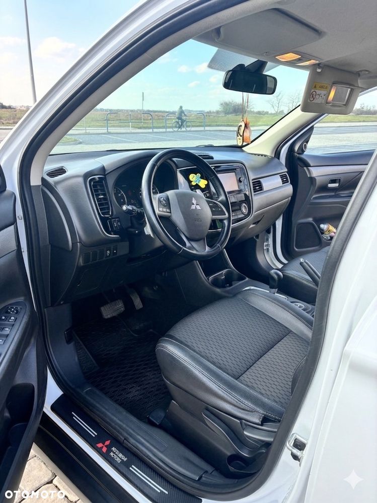 Mitsubishi Outlander 2.0 Intense + 4WD CVT - 6