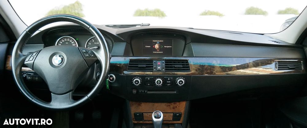 BMW Seria 5 520i Touring - 6