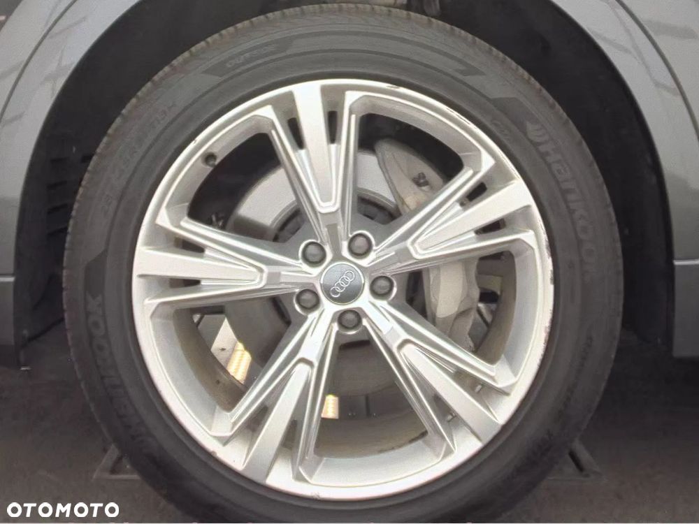 Audi Q8 55 TFSI quattro tiptronic - 9