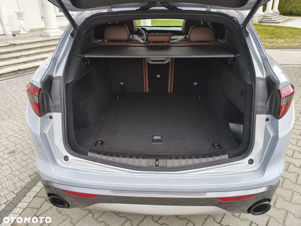 Alfa Romeo Stelvio 2.0 Turbo 16V AT8-Q4 Ti - 21