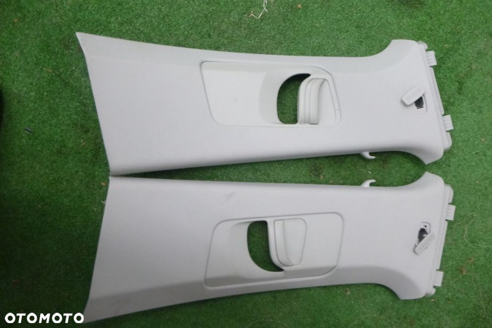 SKODA KAMIQ OSŁONA SŁUPKA TYLNEGO LAMPKA PODSUFITKI RACZKI PODSUFITKI OSŁONA PROGU OSŁONA TYLNEJ KANAPY 657863483 657863484 568867233 658867234 657868837A 657868802 658867243 658867244 658867287 658867288 657867281 657867282 657867765 657867766 657853369 657853370 58867246 658867245 - 15