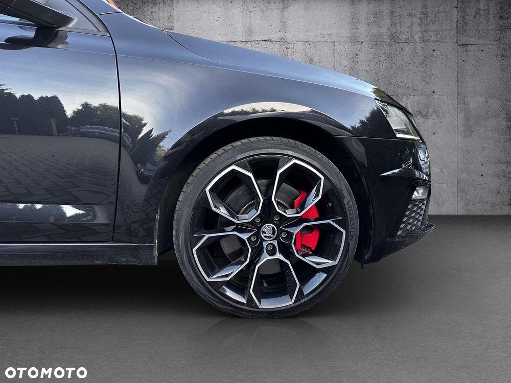 Skoda Octavia 2.0 TSI RS Challenge 245 DSG - 35