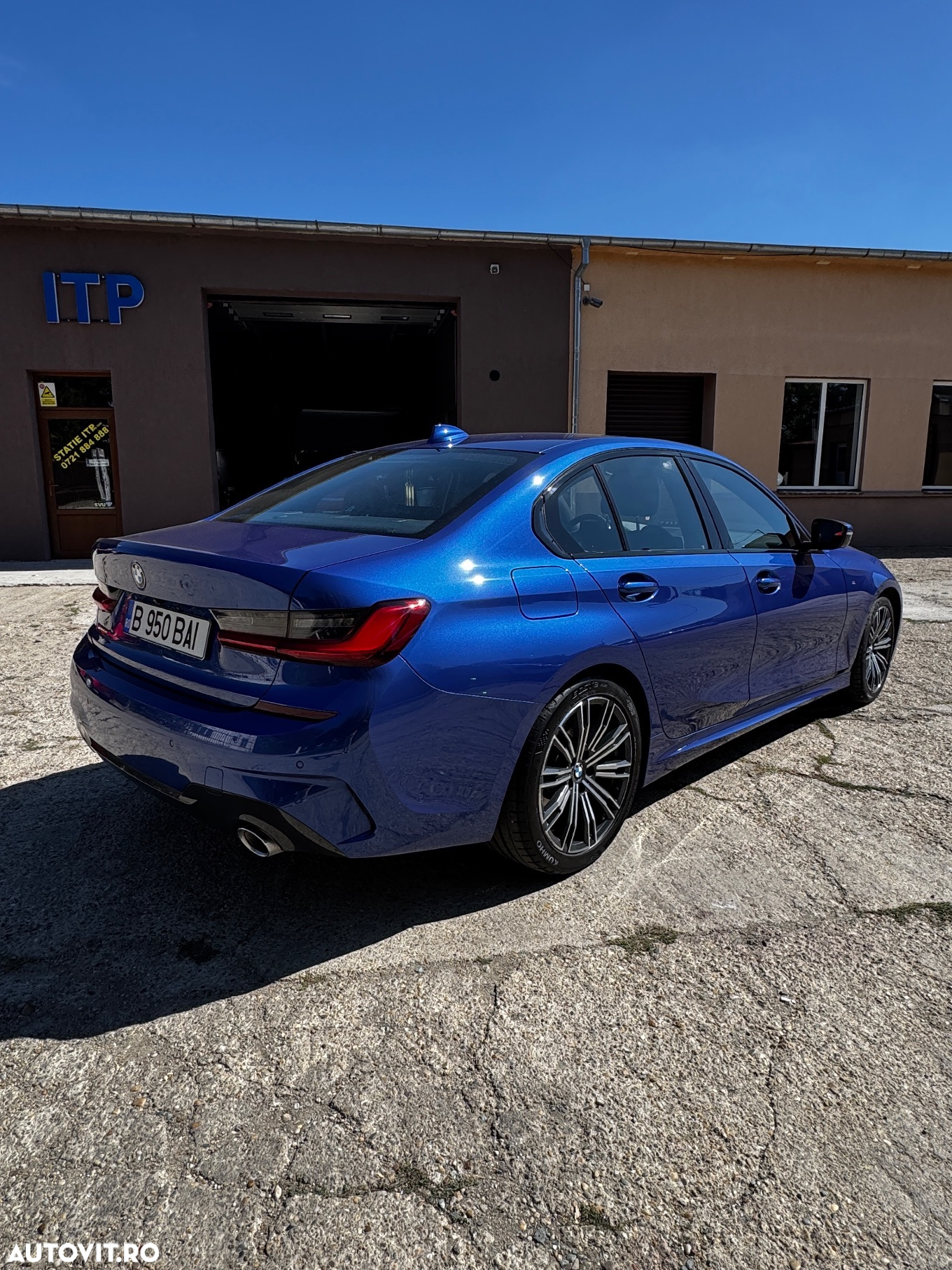 BMW Seria 3 320i AT - 12