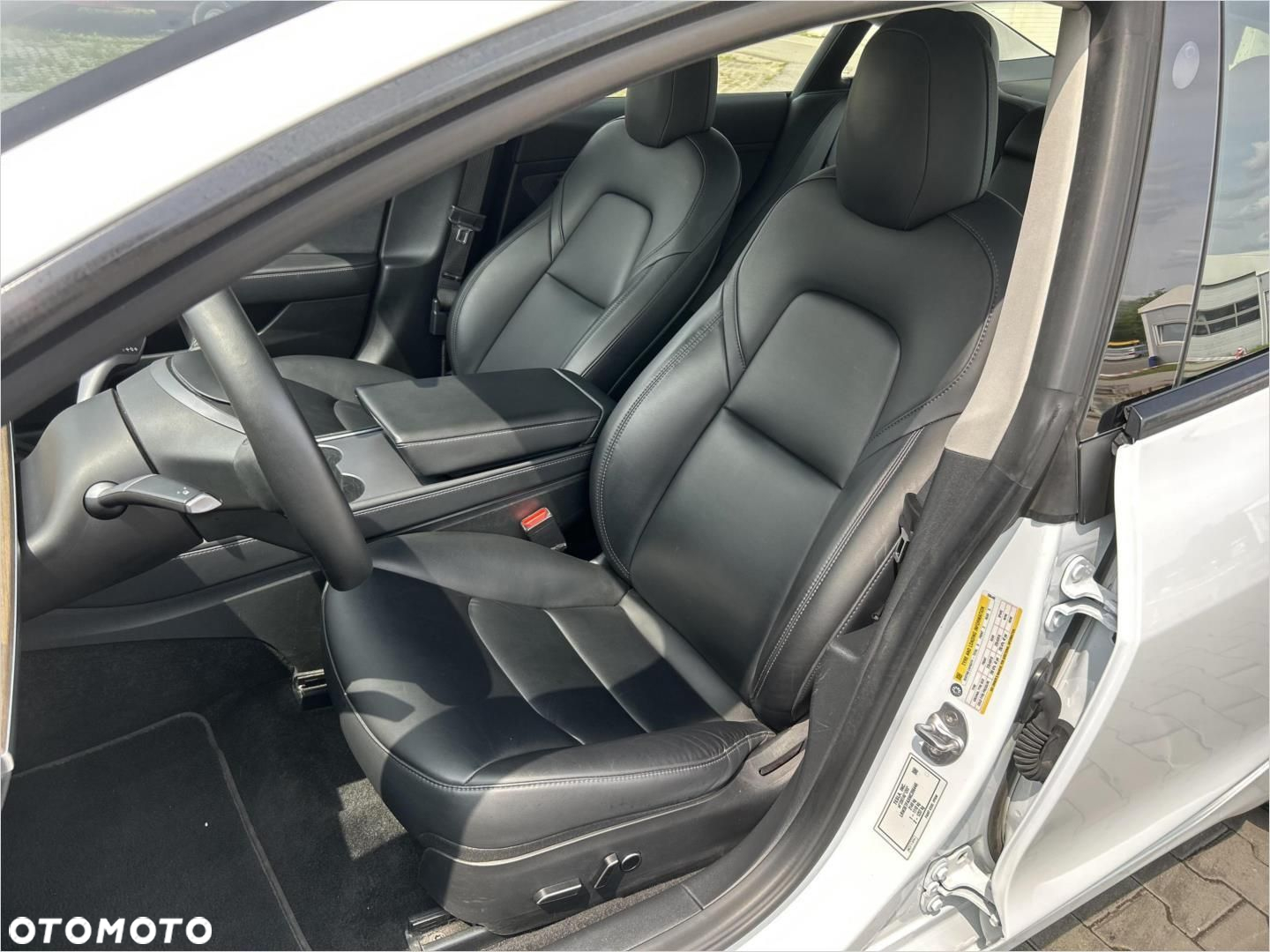 Tesla Model 3 Standard Range Plus - 18