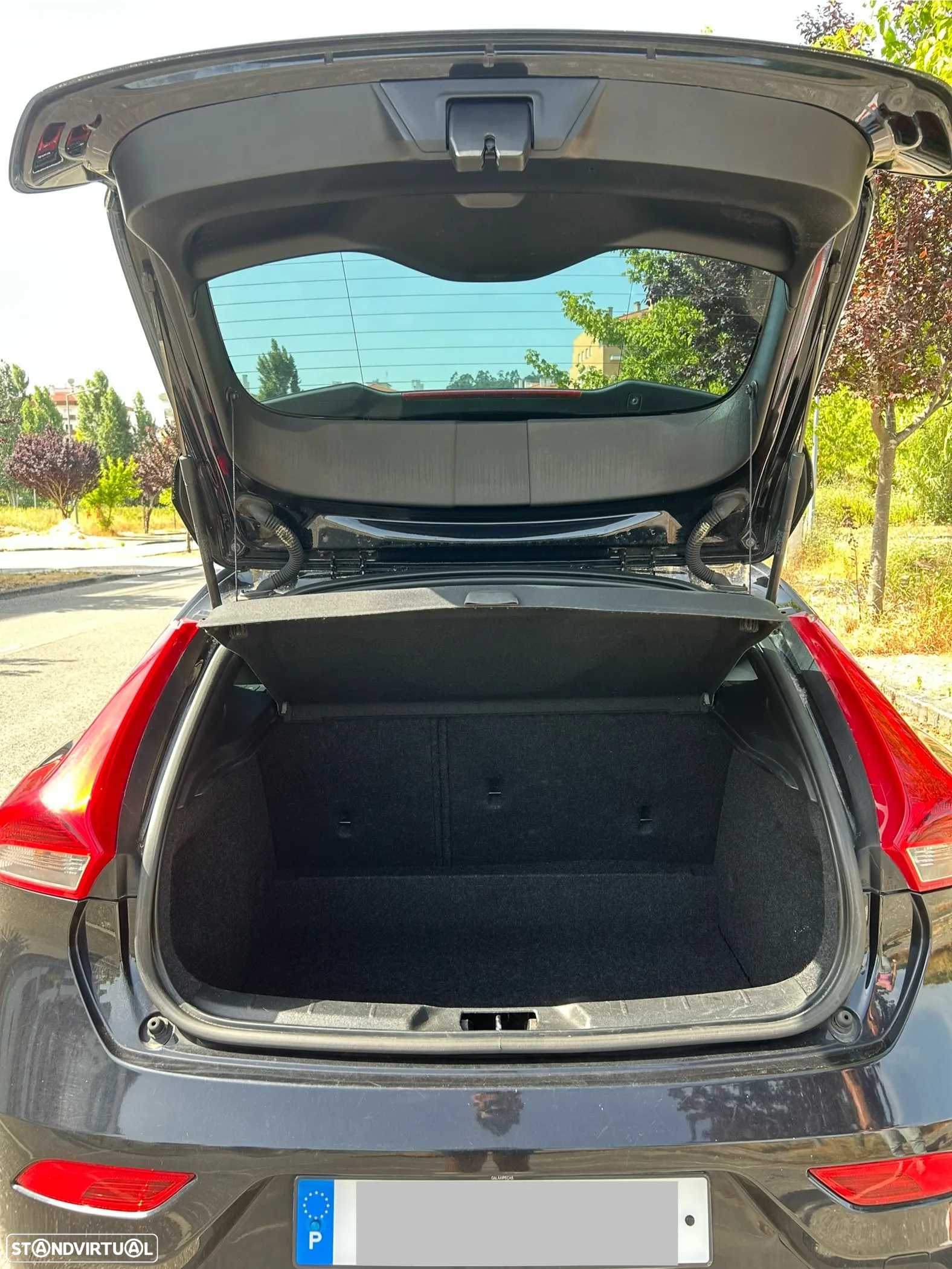 Volvo V40 1.6 D2 R-Design - 8