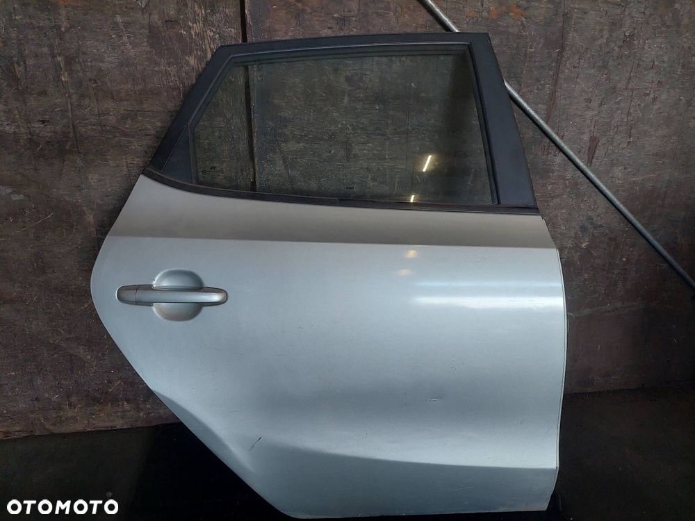 DRZWI KOMPLETNE PRAWY TYŁ HYUNDAI I30 I HB 5D 2R - 1