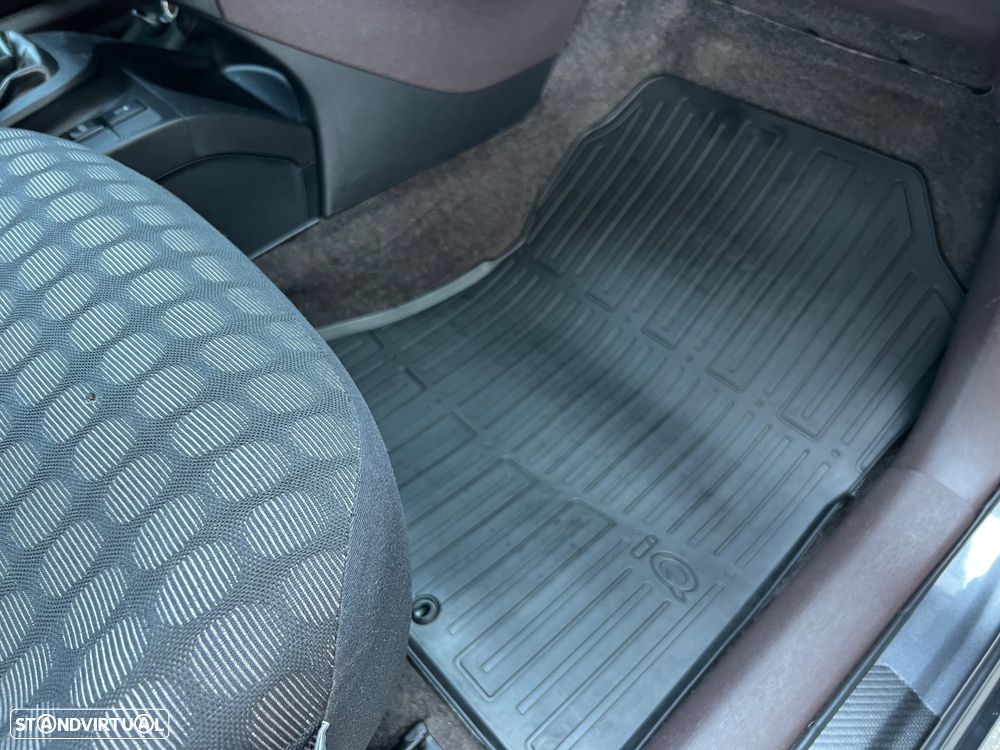 Toyota iQ 1.0 VVT-i Essential+AC - 16