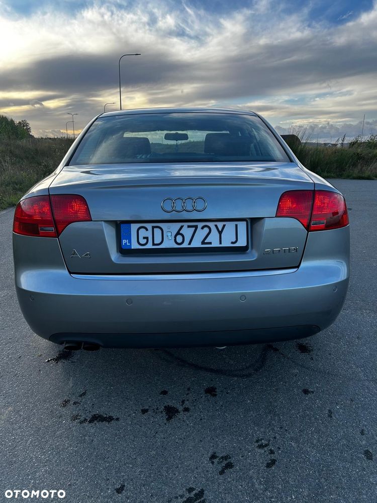 Audi A4 Limousine 2.0 TDI DPF - 8