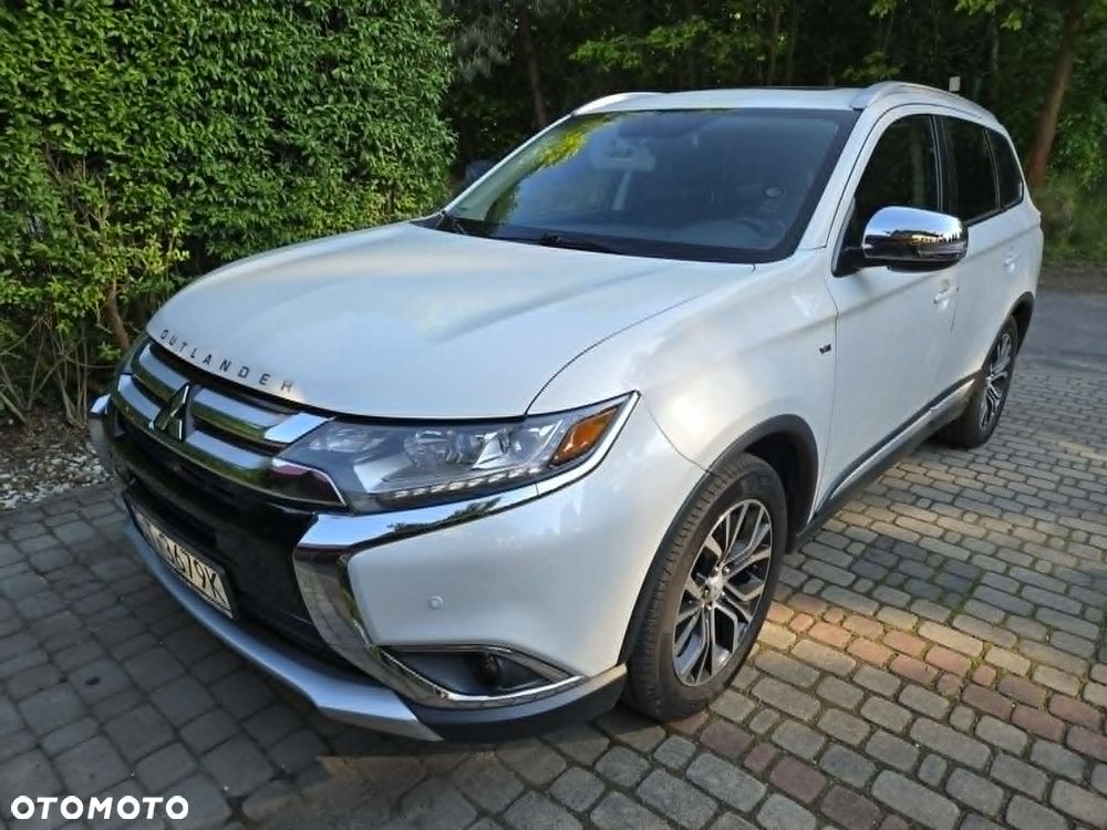 Mitsubishi Outlander - 1