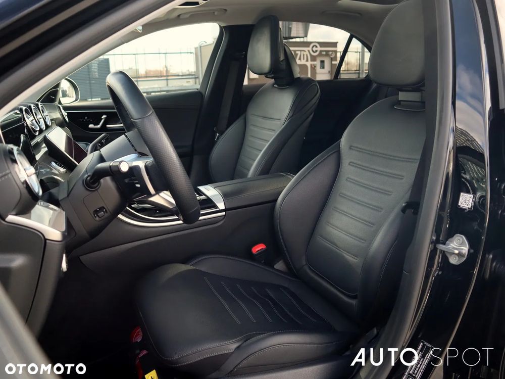 Mercedes-Benz Klasa C 180 9G-TRONIC AMG Line - 17