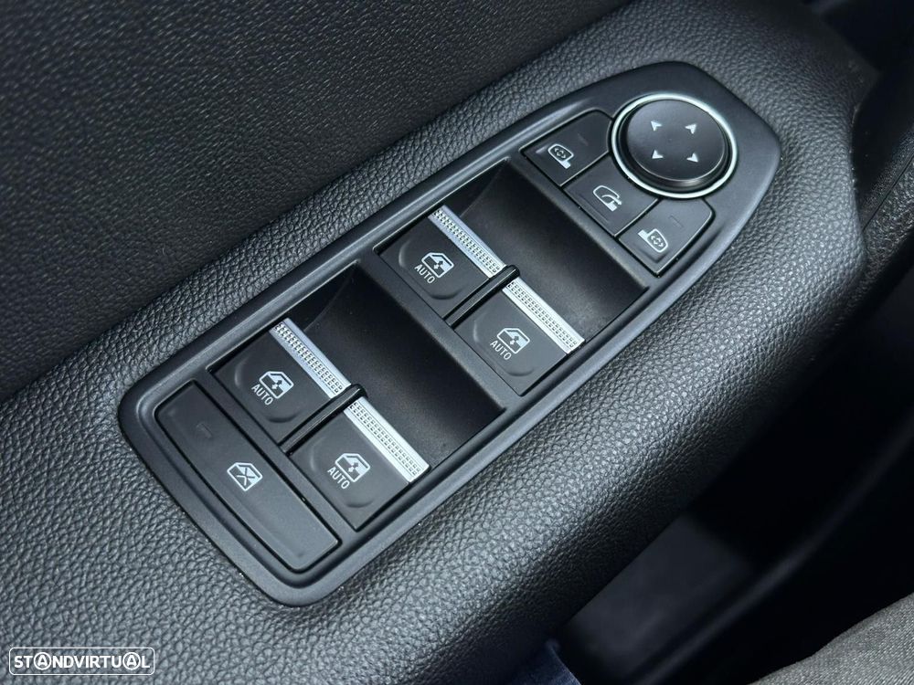 Renault Captur 1.3 TCe Exclusive EDC - 25