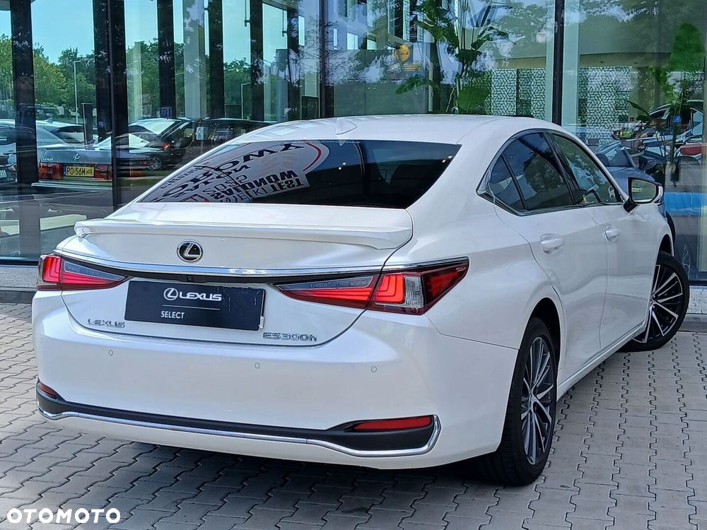 Lexus ES 300h Business Edition - 13